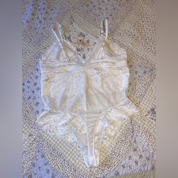 NWT HAH Bodysuit Sz XL🤍 - Picture 6 of 16